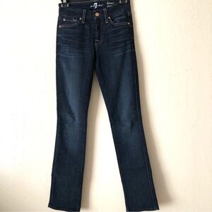 7FAM Kimmie Dark Blue wash straight leg jeans
Size 24